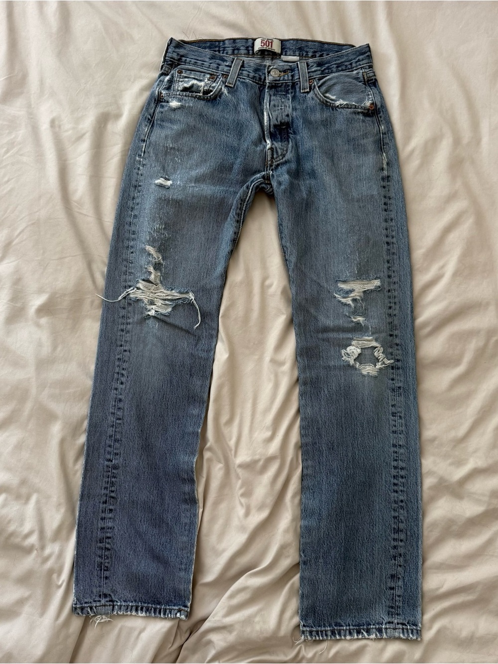 Vintage Levi’s Y2K 501 Medium Wash Distressed Thrashed Ripped Jeans 30x31 Men